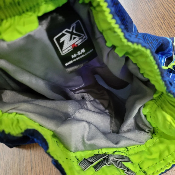 ZeroXposur Shark Print Flat Front Board Short Swimming Shorts Size Boys M 5/6 - Picture 4 of 5